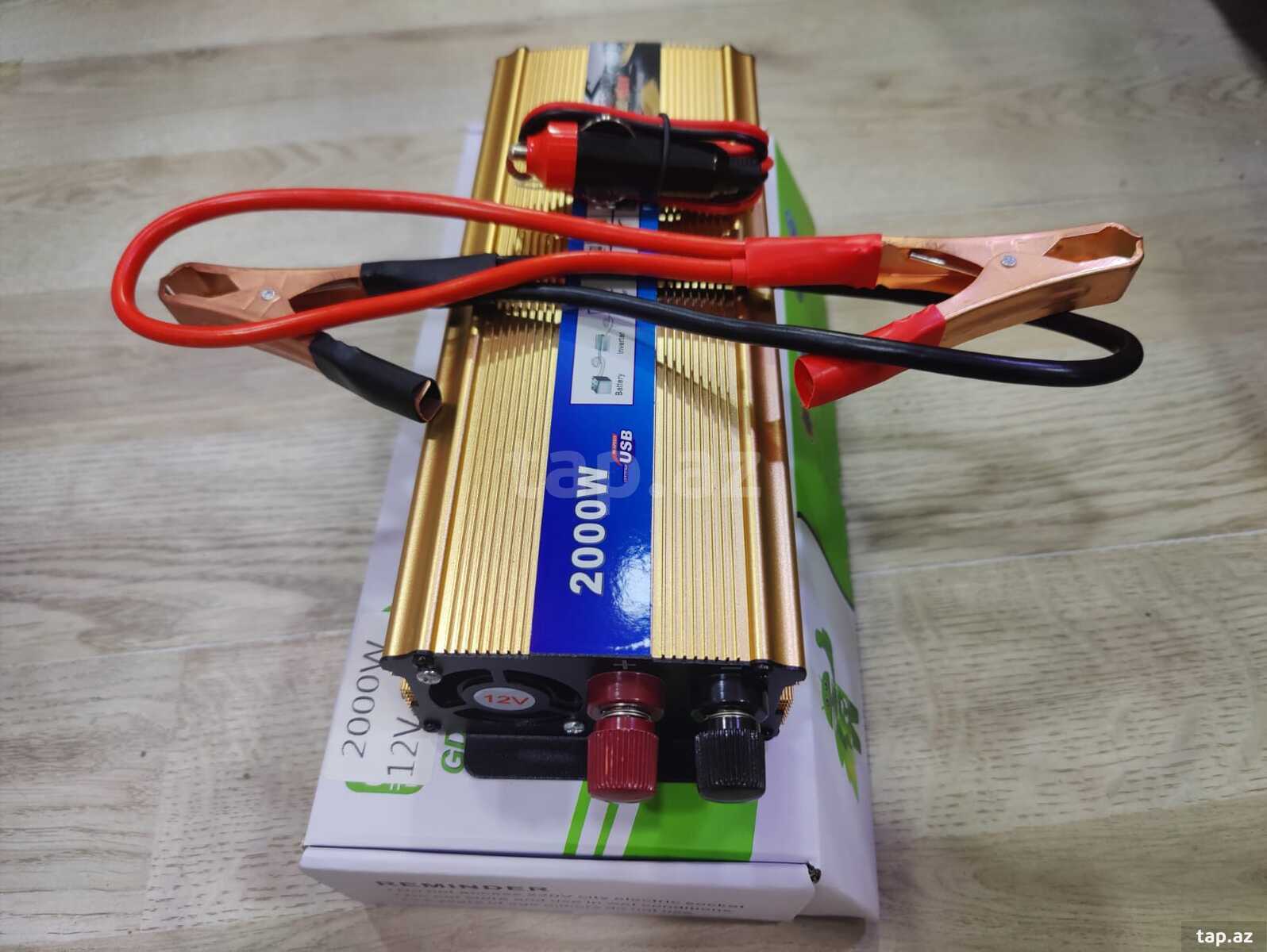 Kompakt invertor 12V / 24V (2)