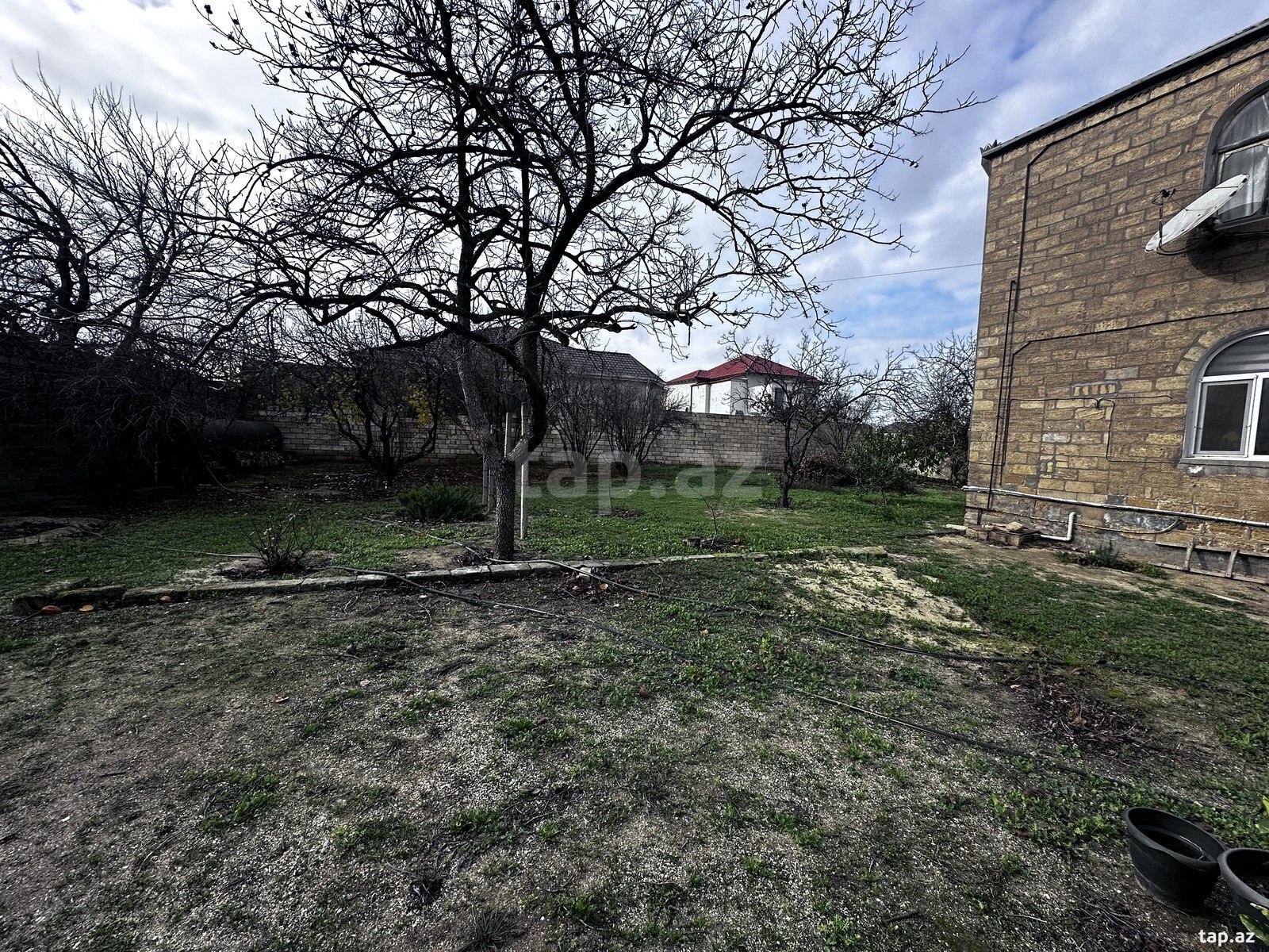 Bağ evi, Novxanı qəs.