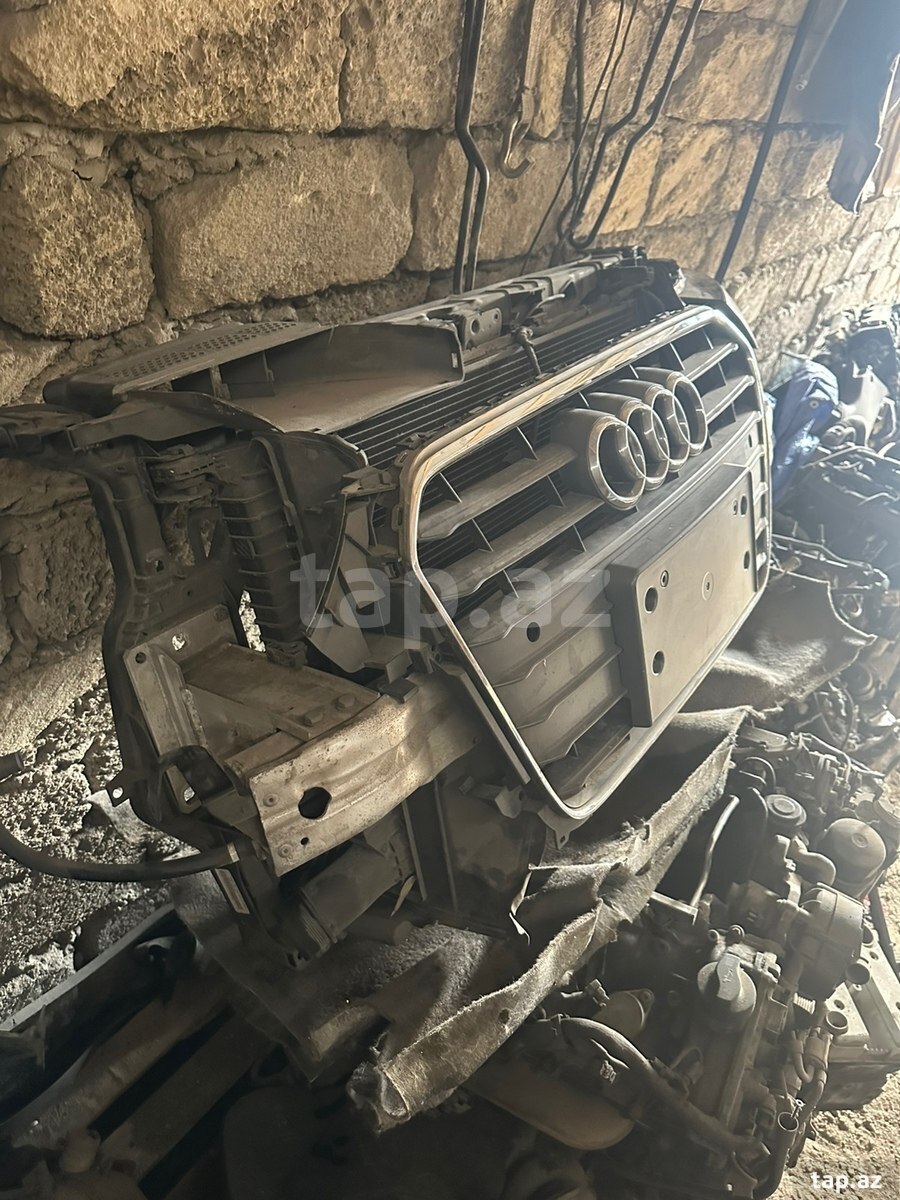 Audi 5 2013 ön panel radiatoru