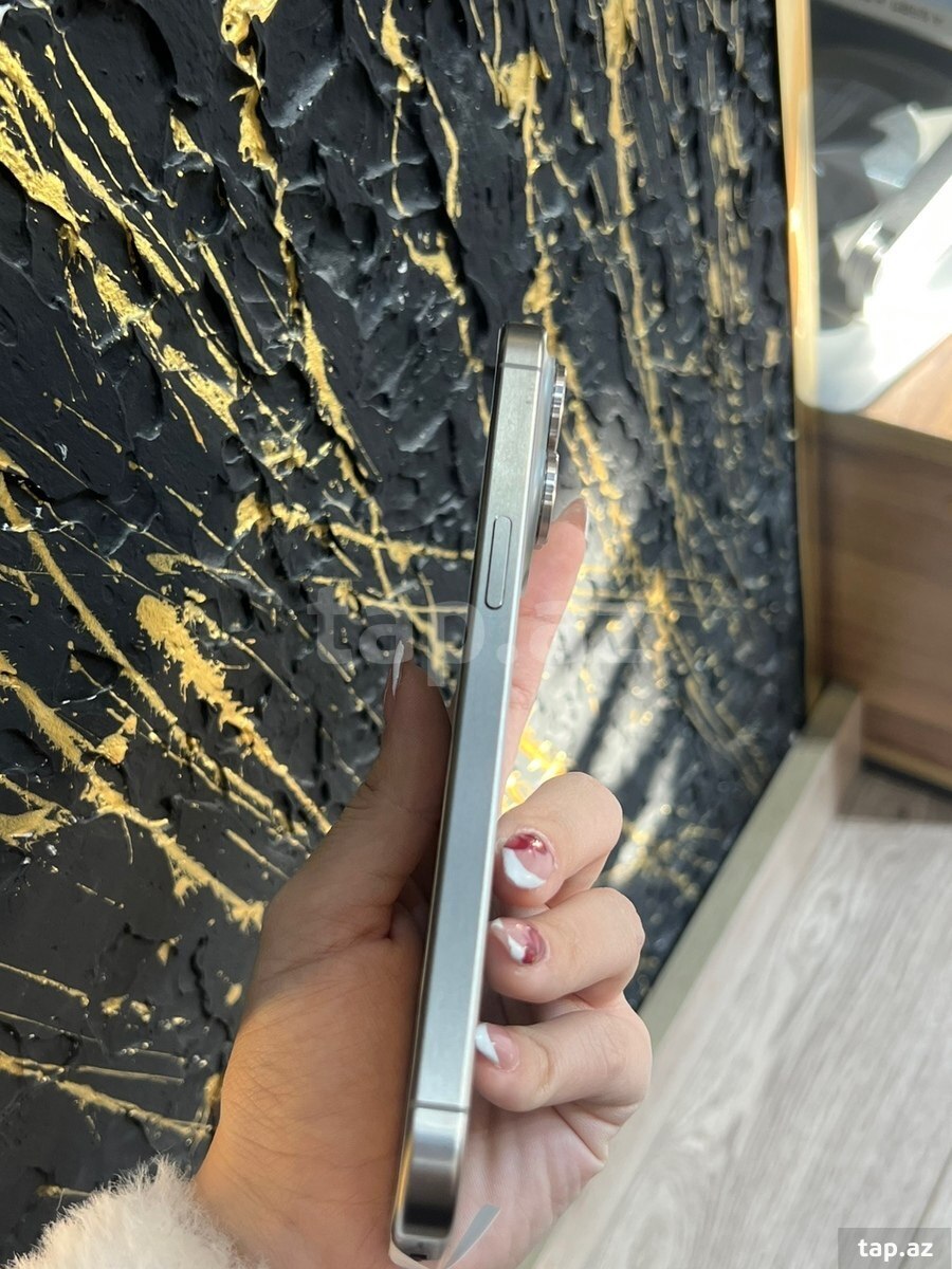 Apple iPhone 15 Pro Max Natural Titanium 512GB/8GB (4)