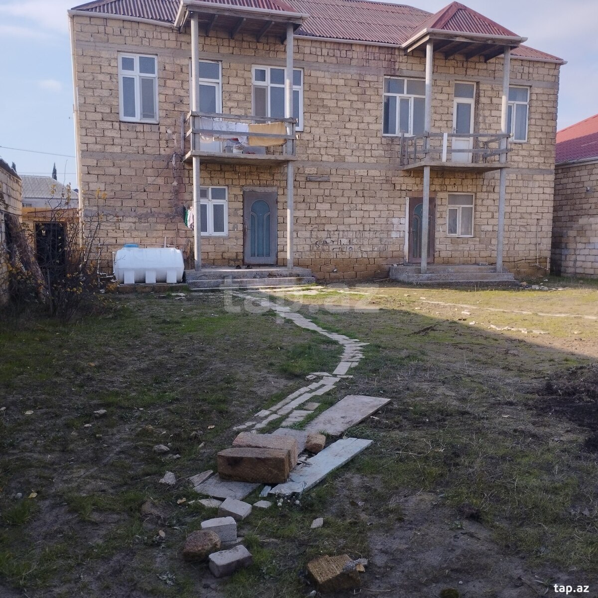 Həyət evi, Saray qəs. (2)