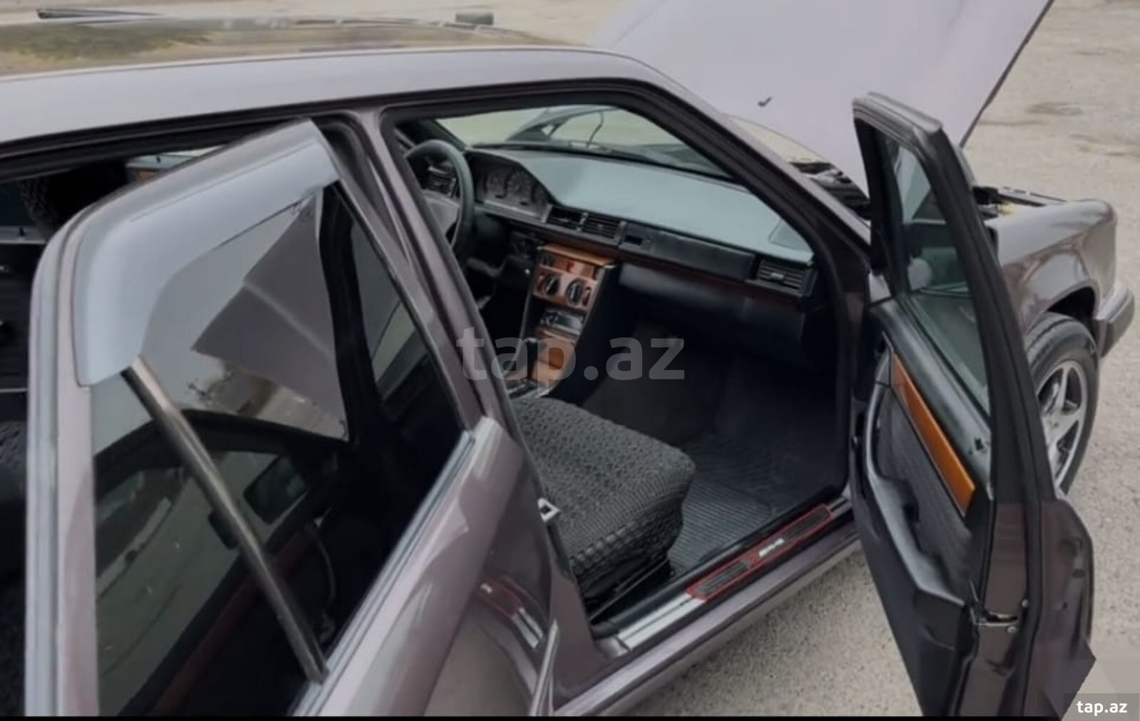Mercedes E 230, 1993 il (7)