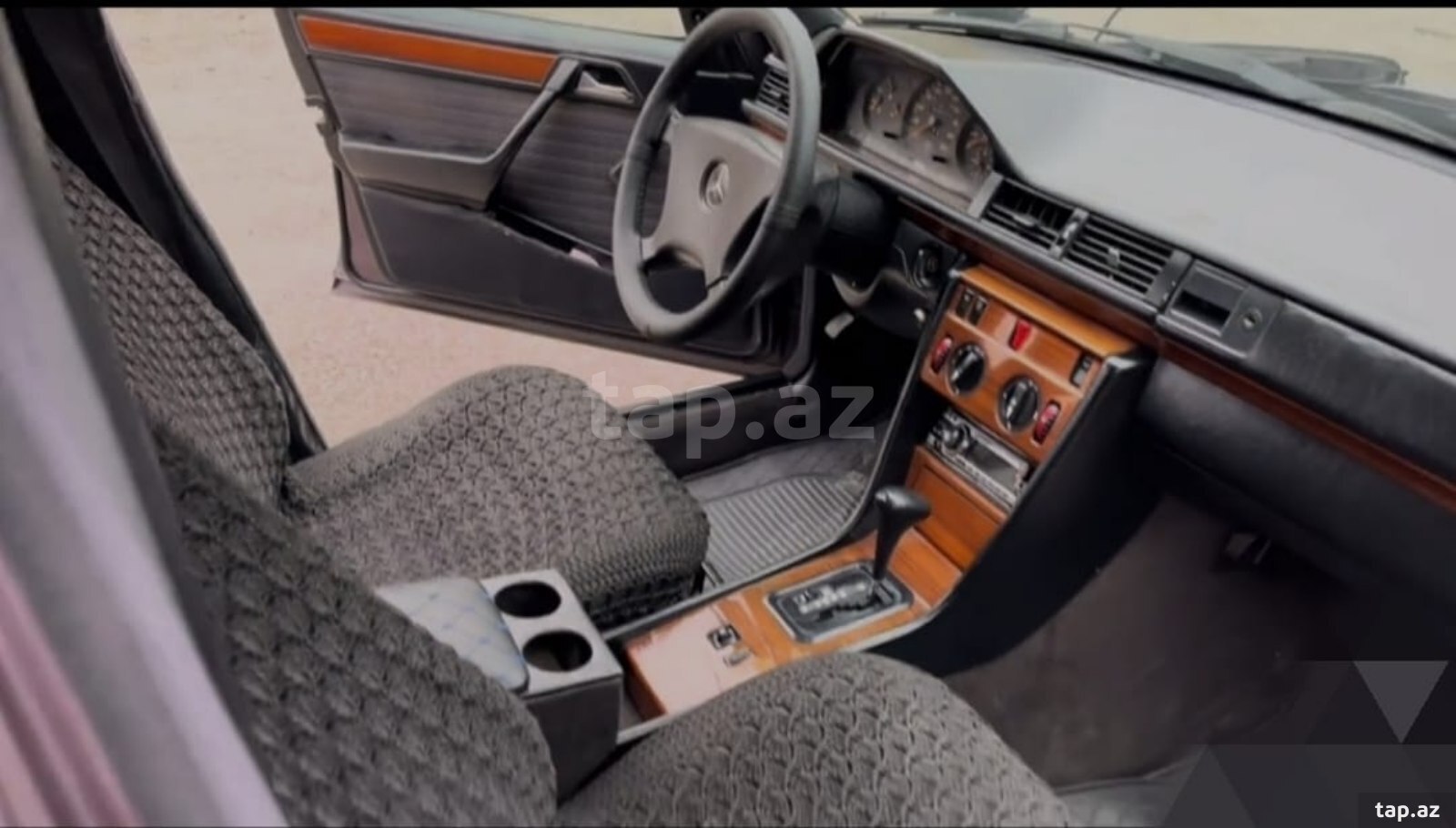 Mercedes E 230, 1993 il (6)
