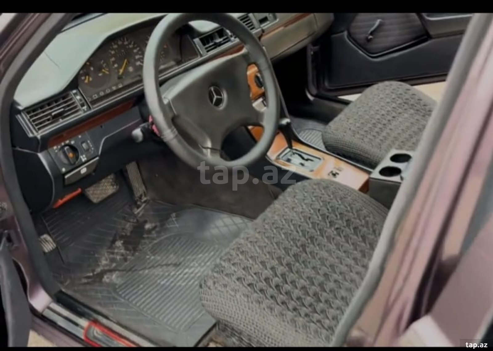 Mercedes E 230, 1993 il (4)