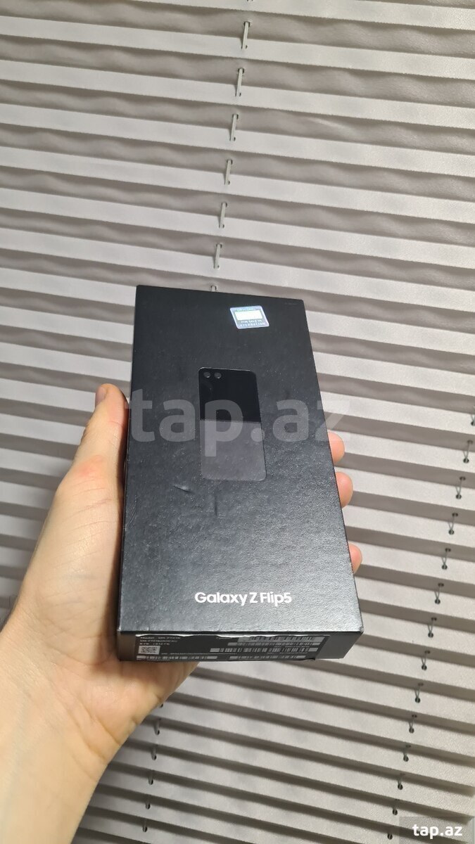 Samsung Galaxy Z Flip 5 Graphite 512GB/8GB (2)