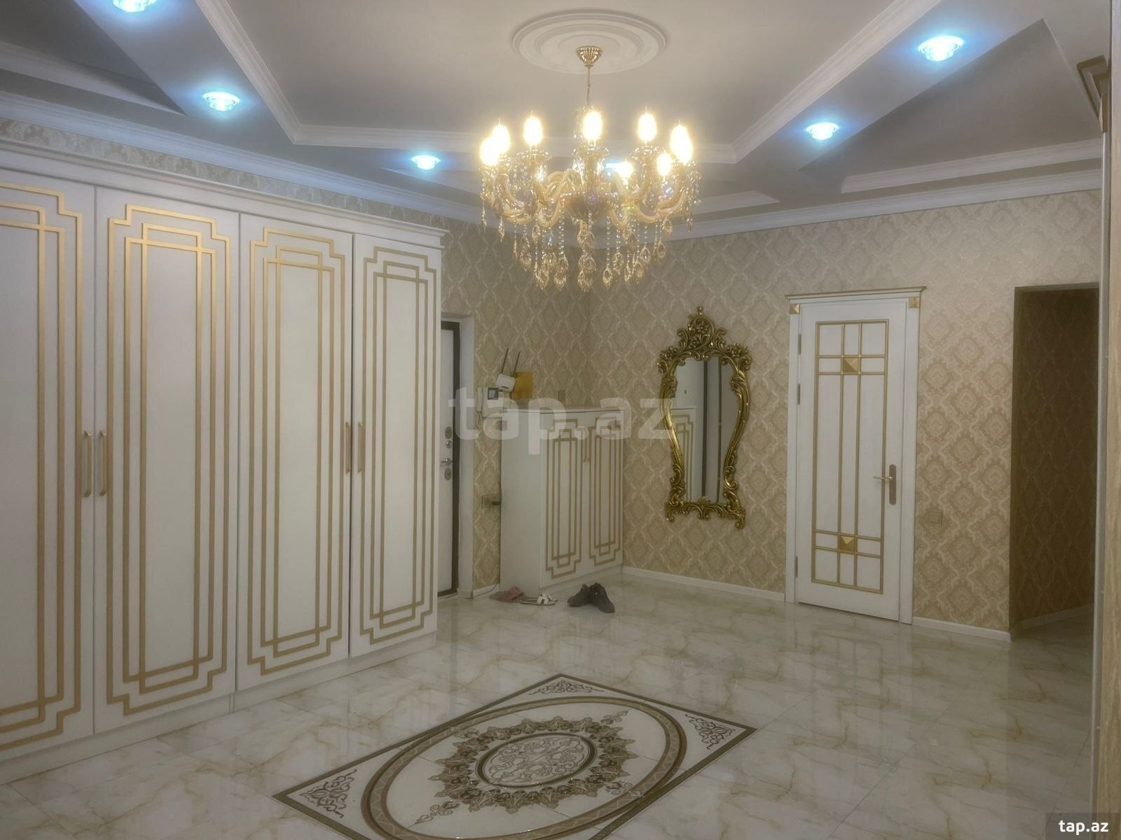 4-otaqlı yeni tikili, İnqlab küç., 191 m²