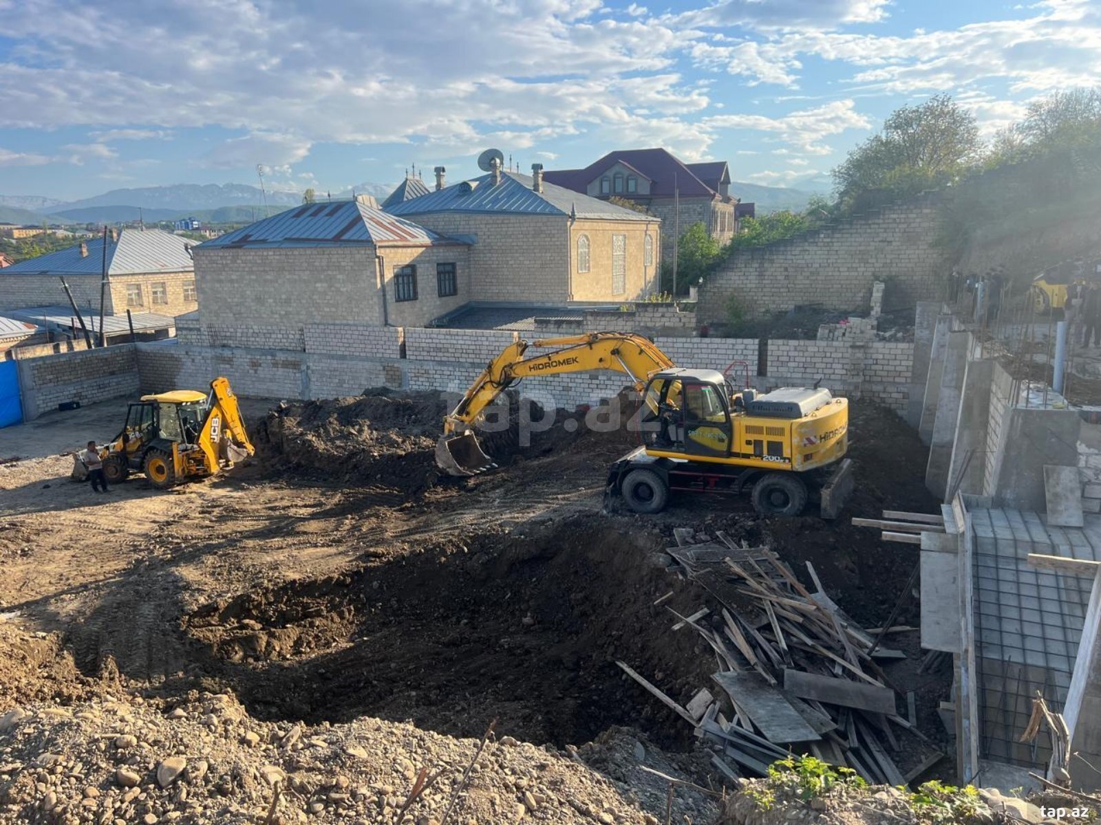 Hidromek 200w, 2007 il (2)