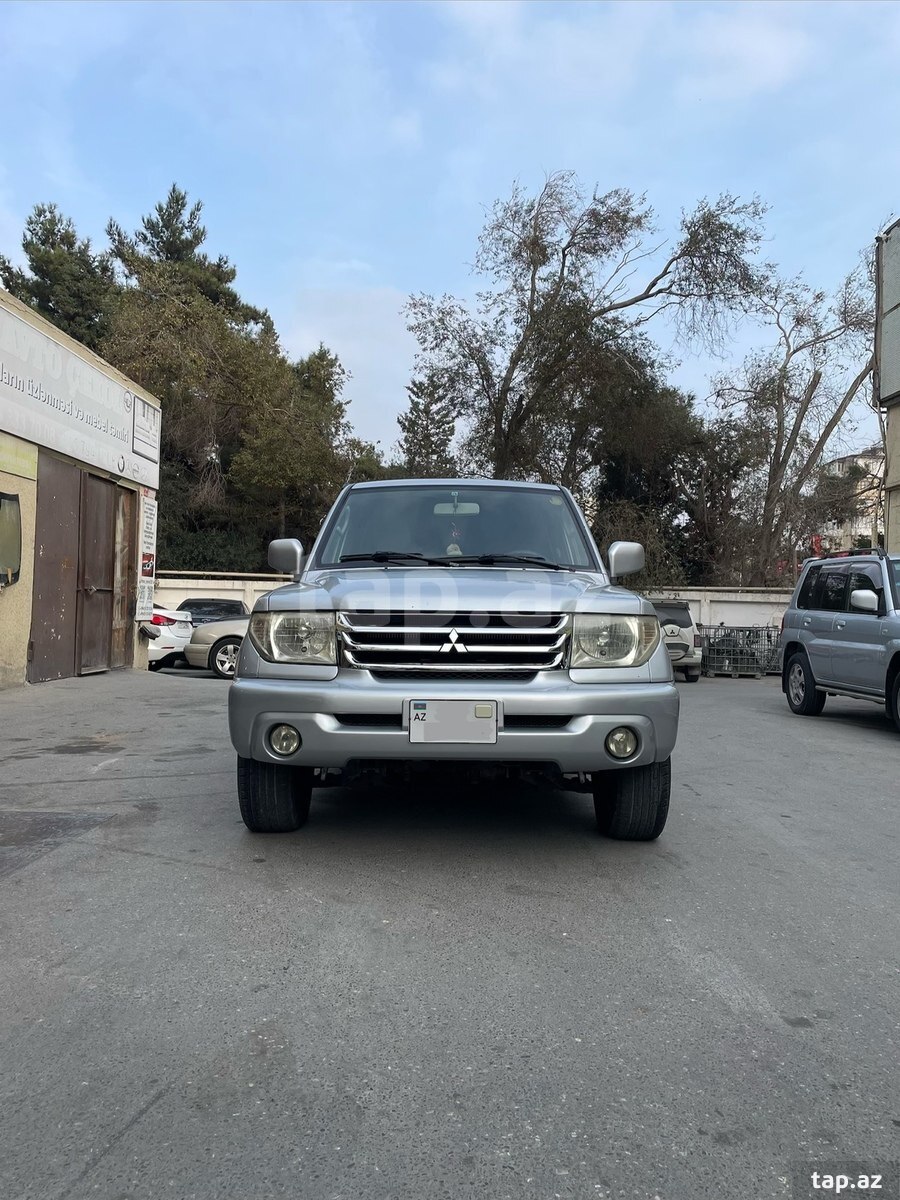Mitsubishi Pajero io, 2002 год