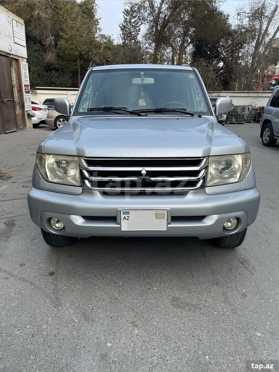 Mitsubishi Pajero io, 2002 год (2)