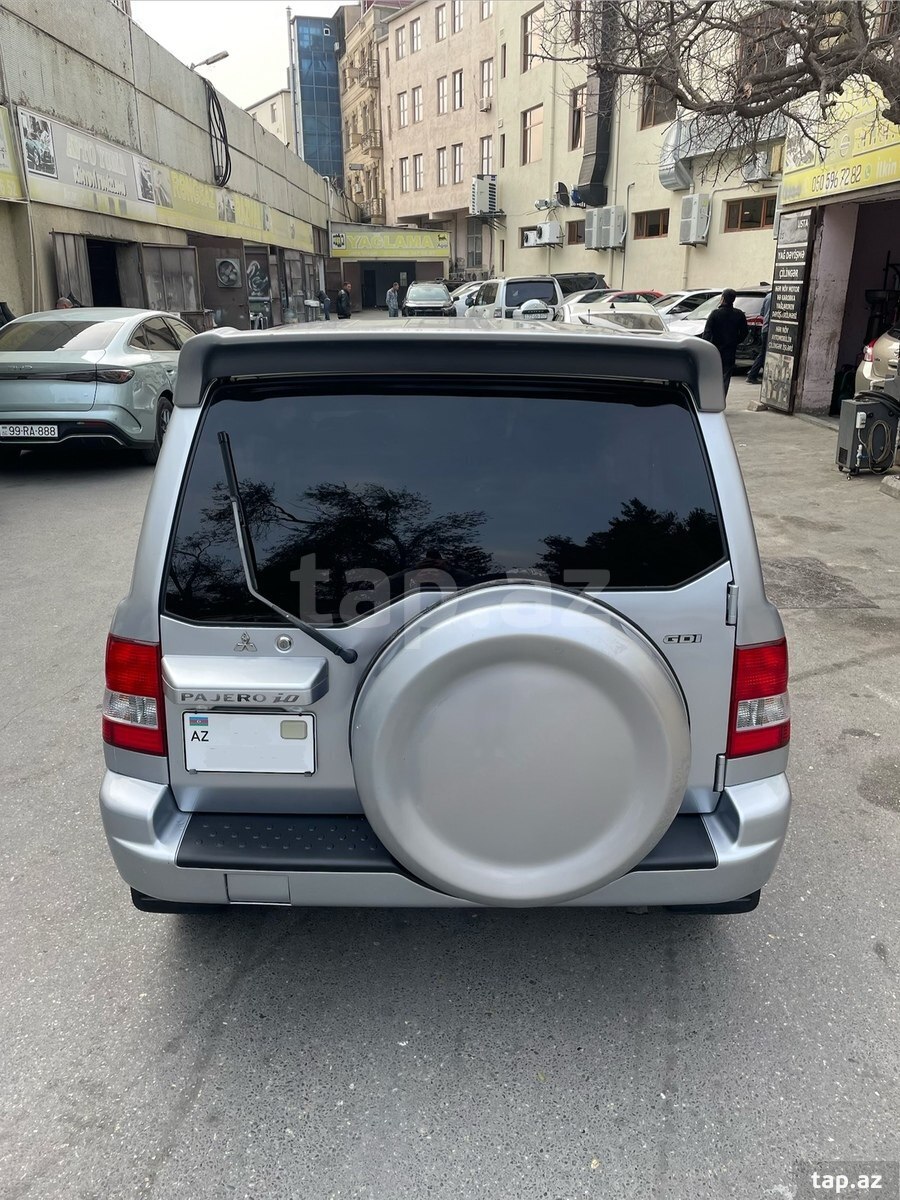 Mitsubishi Pajero io, 2002 год (6)