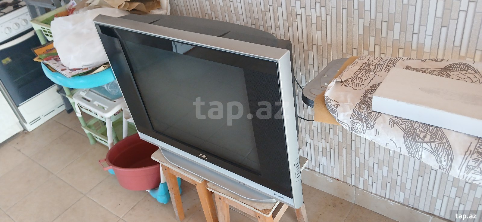 JVC televizor  (2)