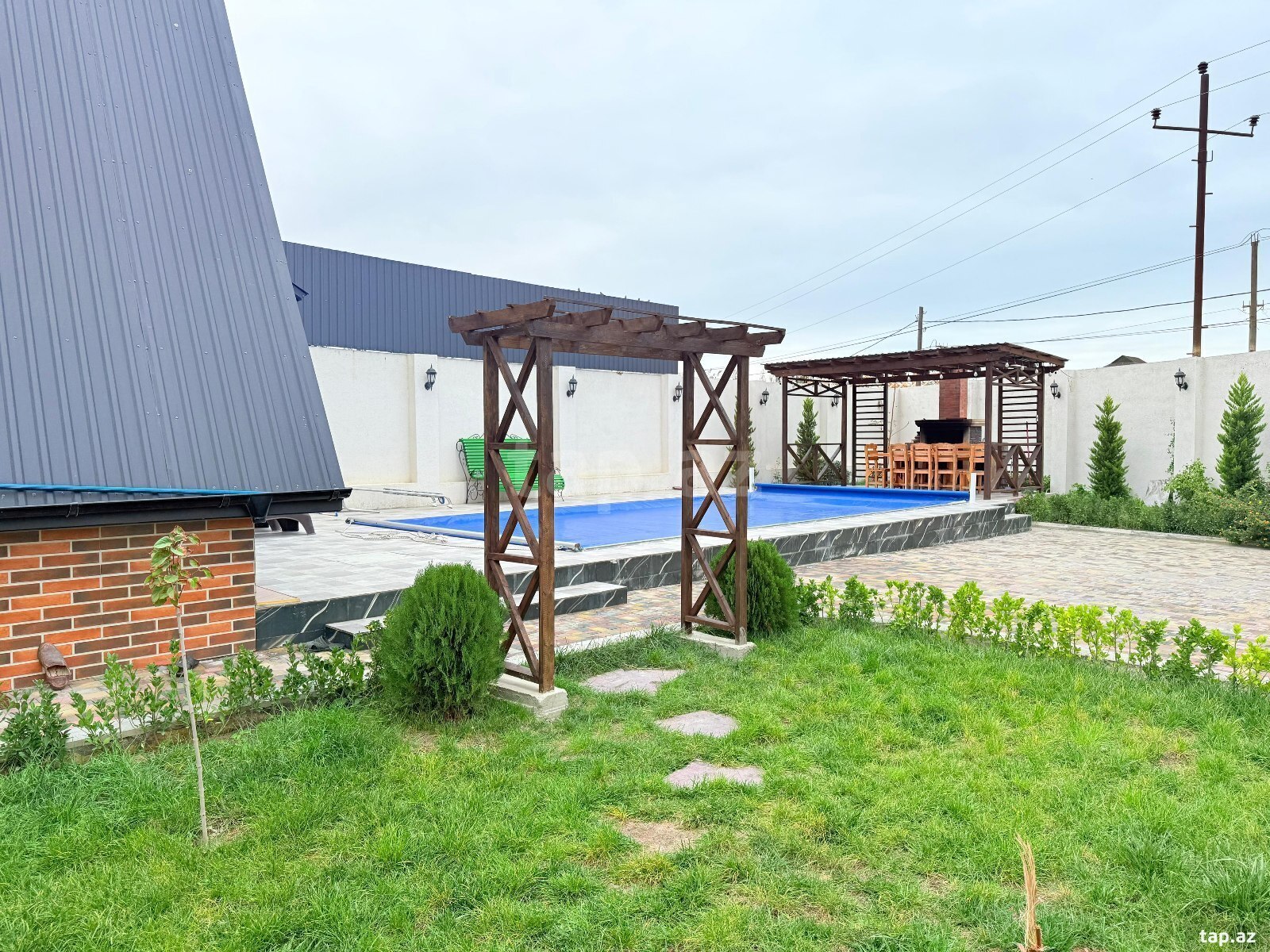 Bağ evi kirayə verilir, Novxanı qəs.