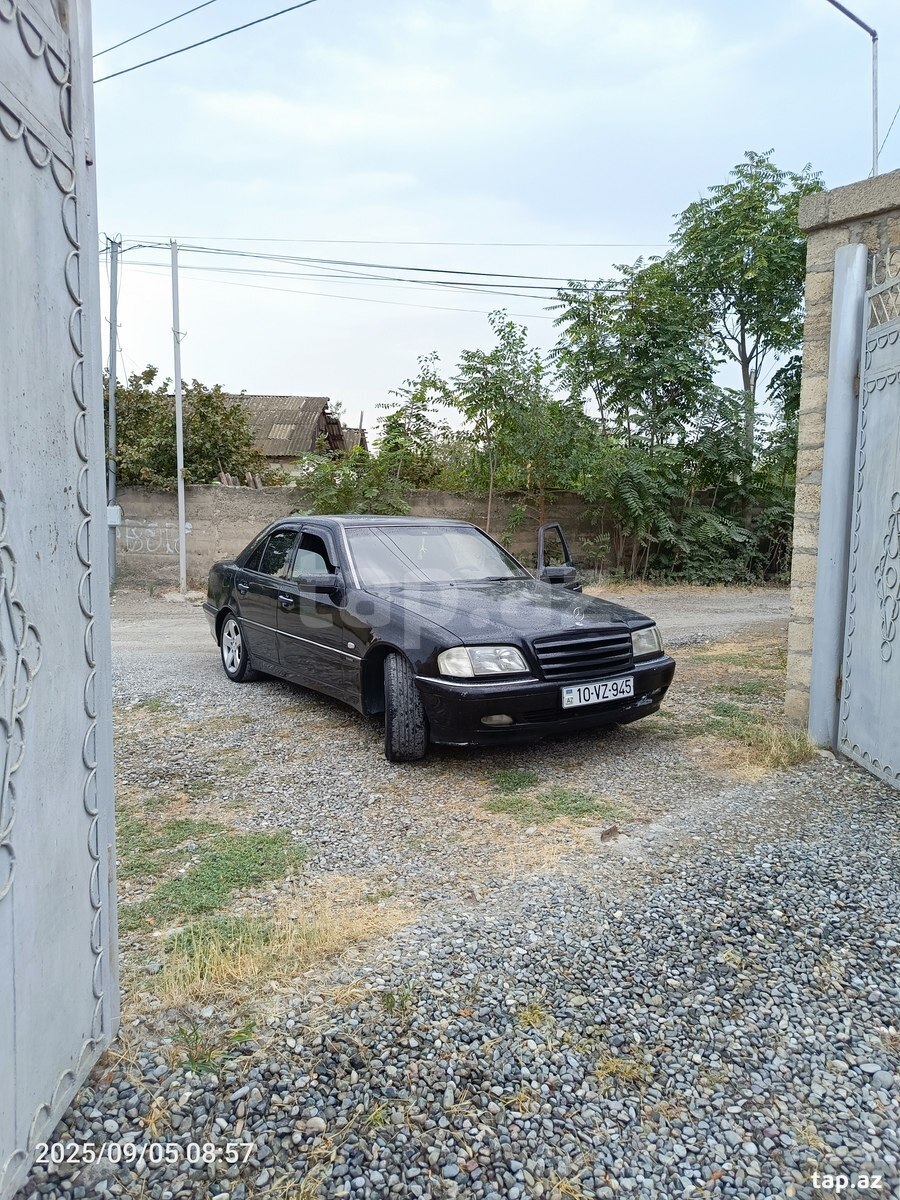 Mercedes C 220, 1997 il (14)
