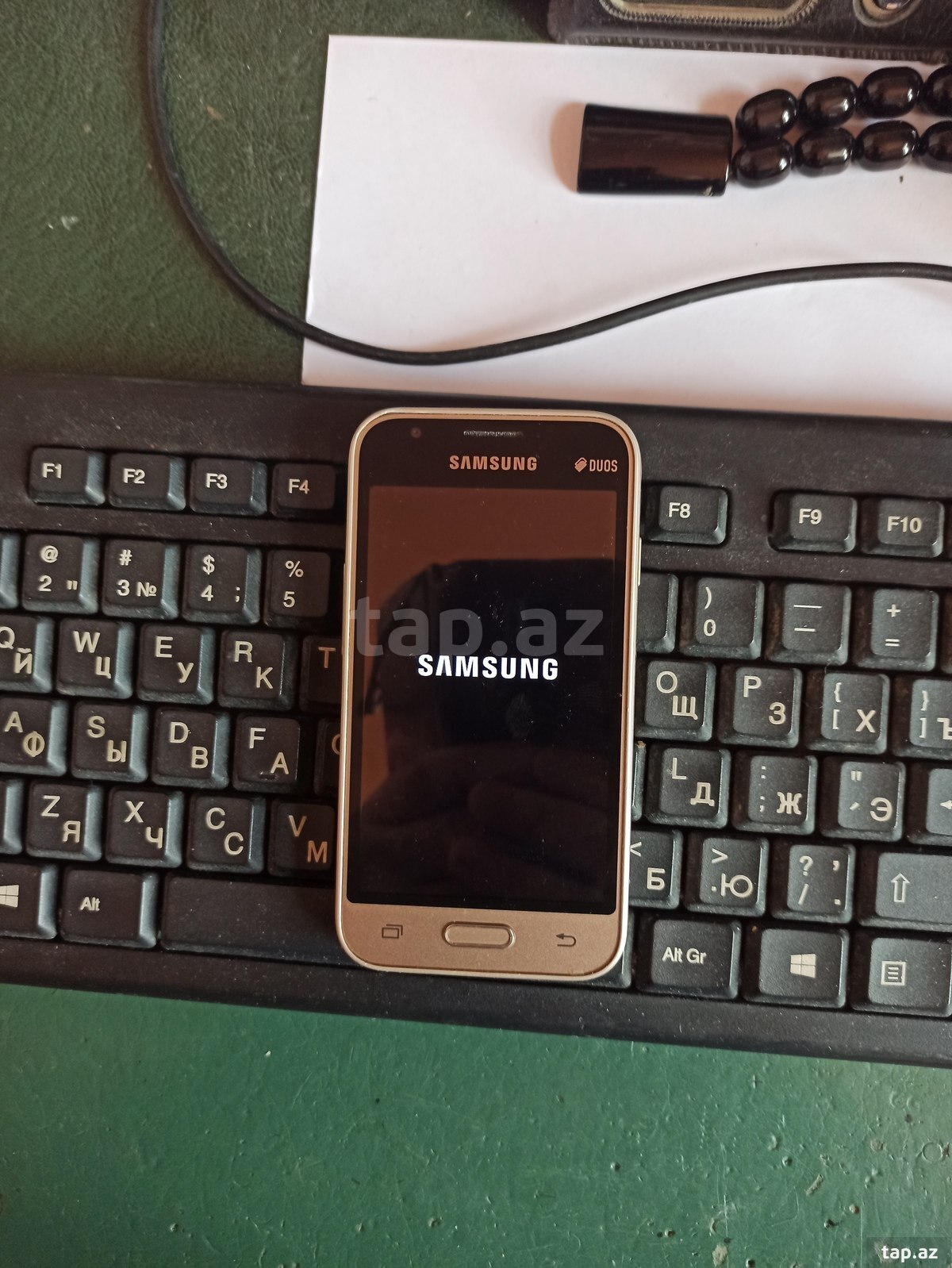 Samsung Galaxy J1 (2016) Gold 8GB/1GB (4)