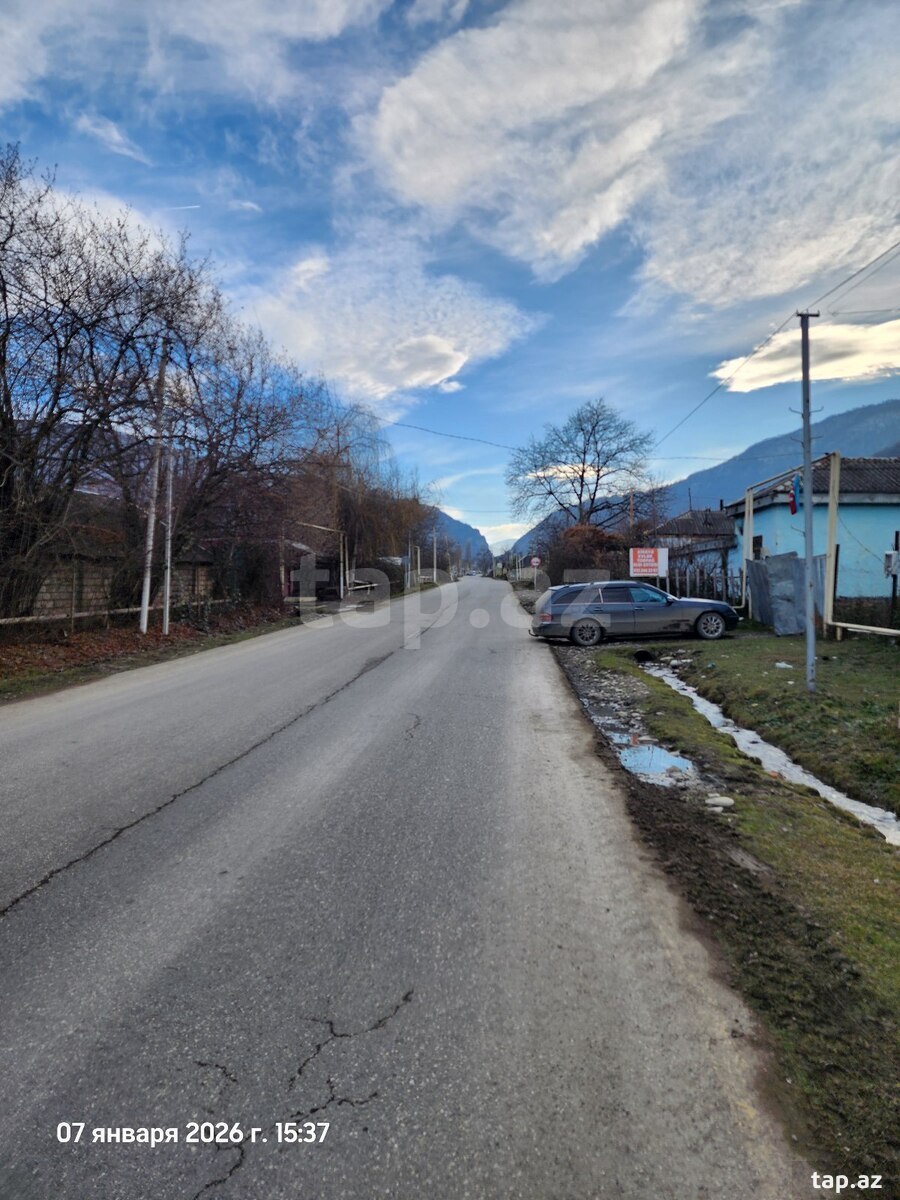 Torpaq satılır, Təngəaltı, Quba