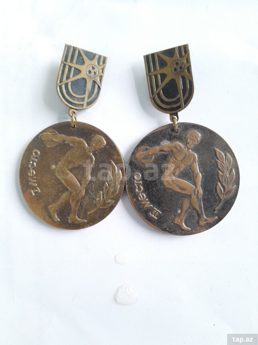 Döş nişanları (4)