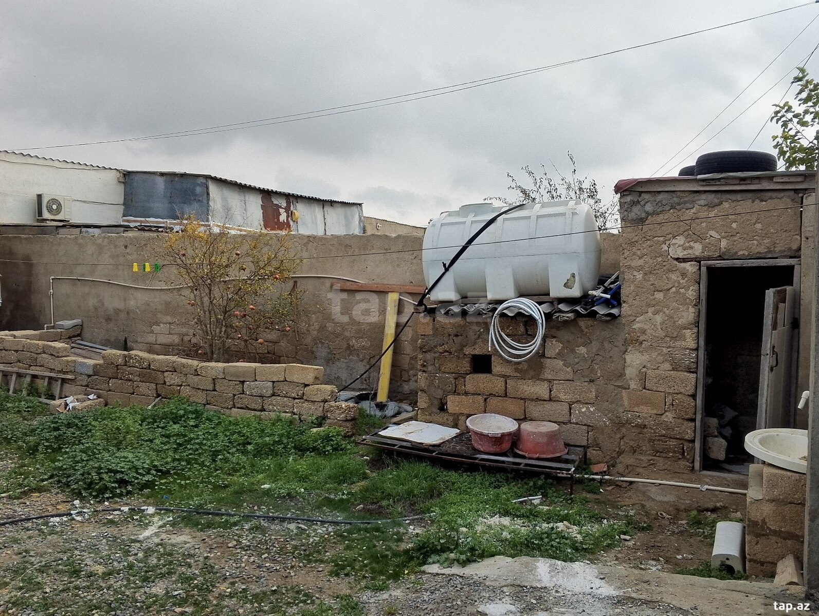 Həyət evi, Binə qəs.
