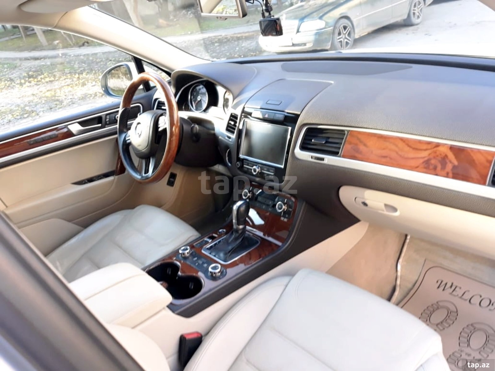 Volkswagen Touareg, 2011 il (10)