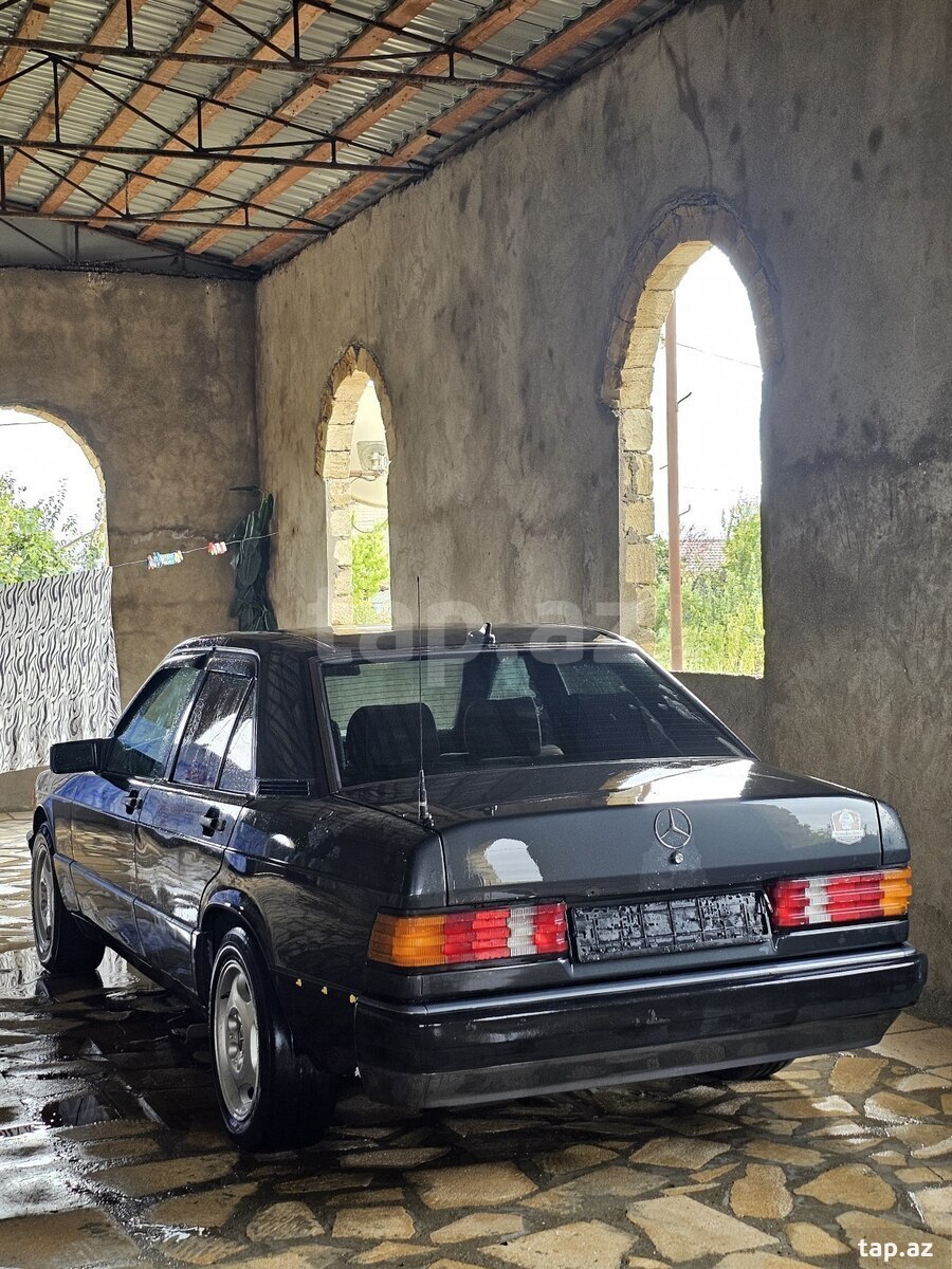 Mercedes 190, 1989 il (2)