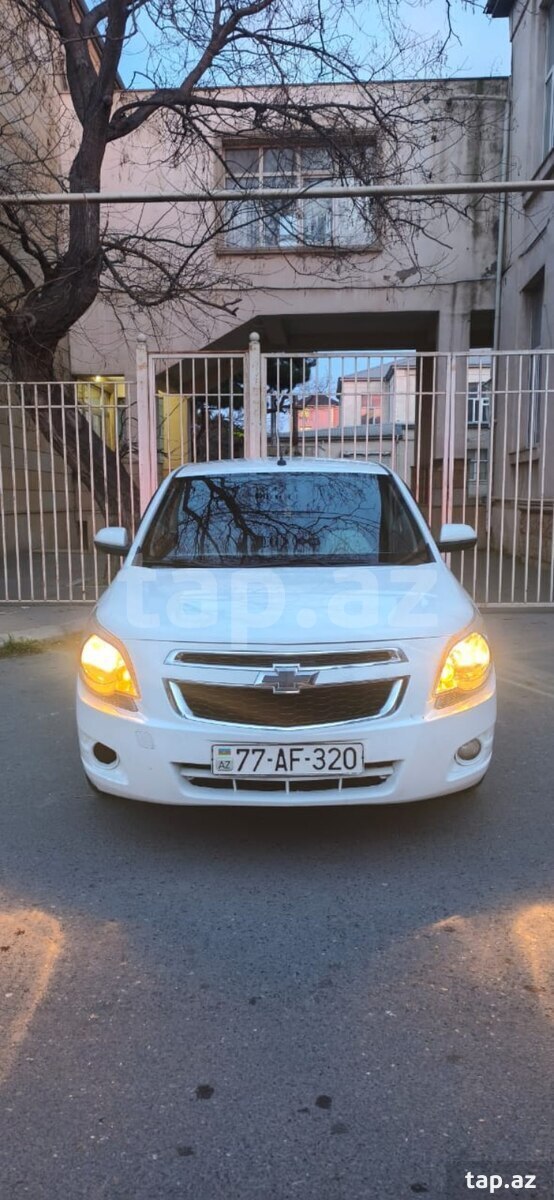 Chevrolet Cobalt, 2022 il (3)