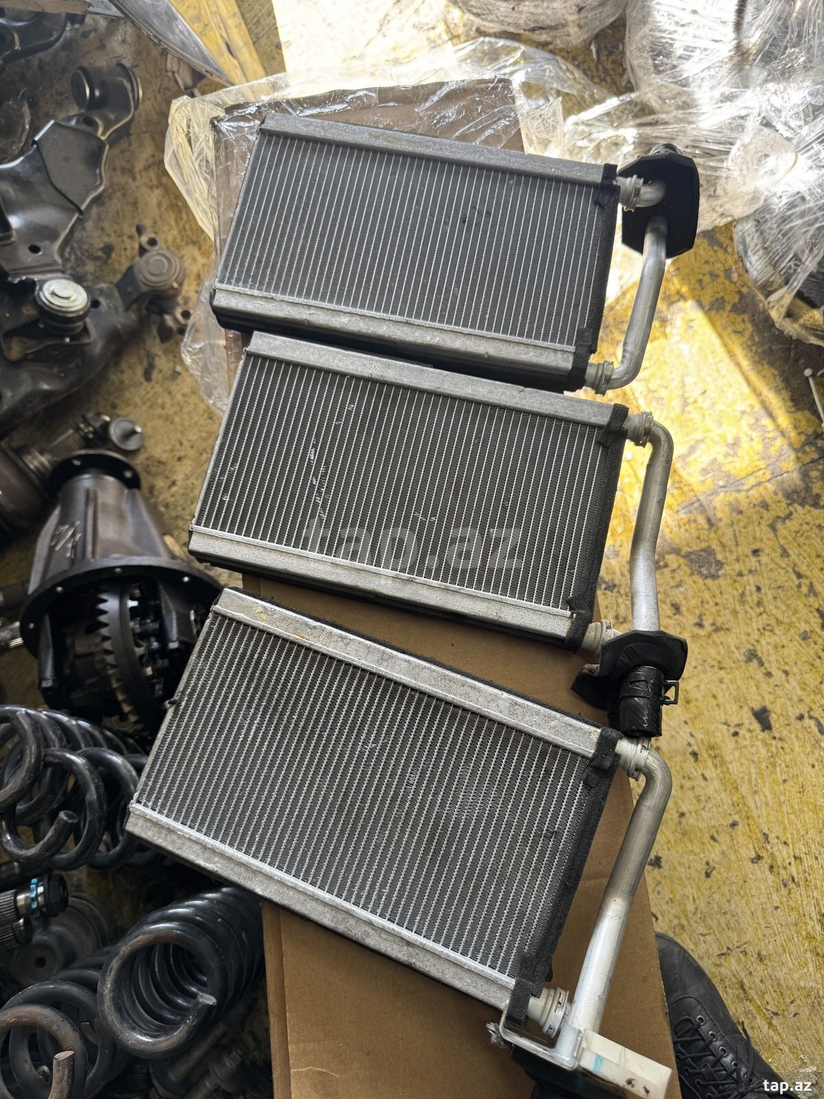 Mitsubishi Pajero soba radiatoru 