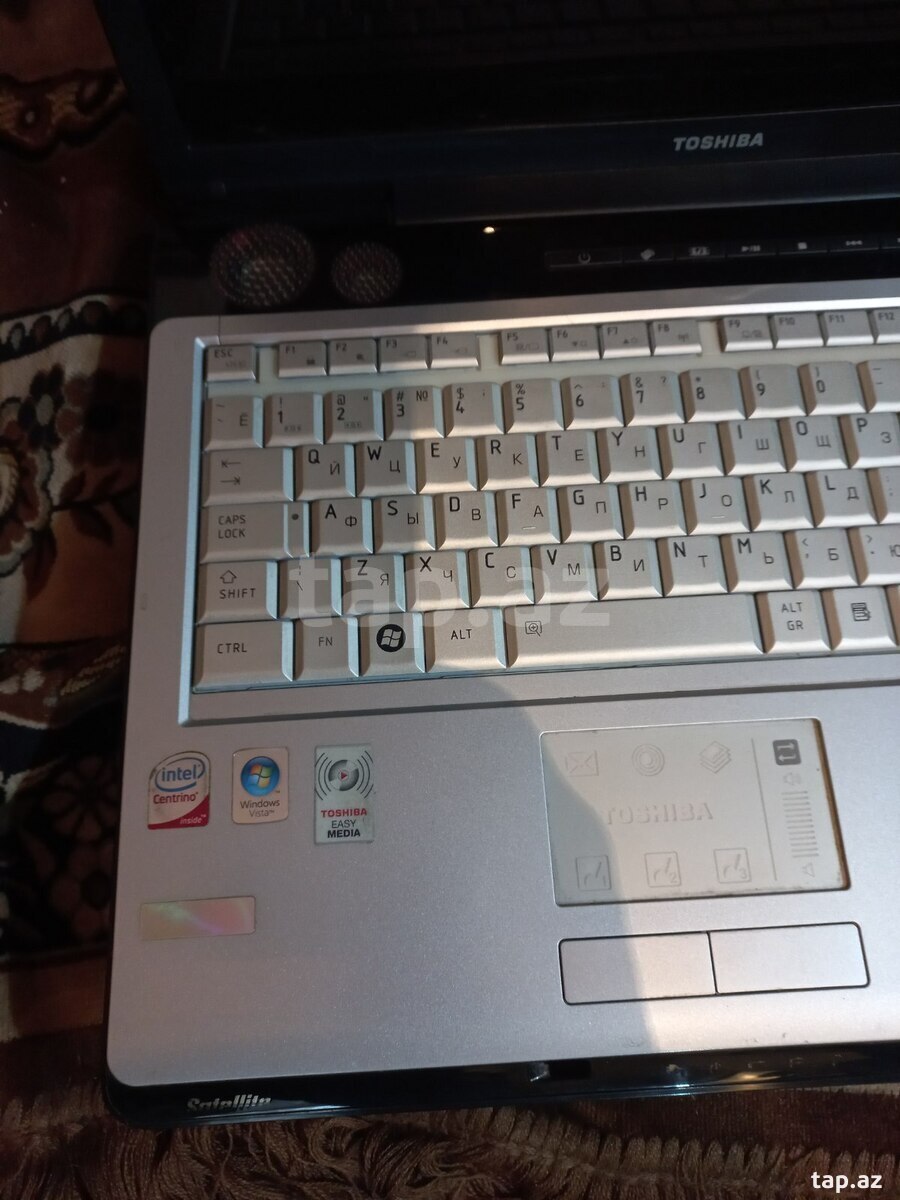 Noutbuk Toshiba  (3)
