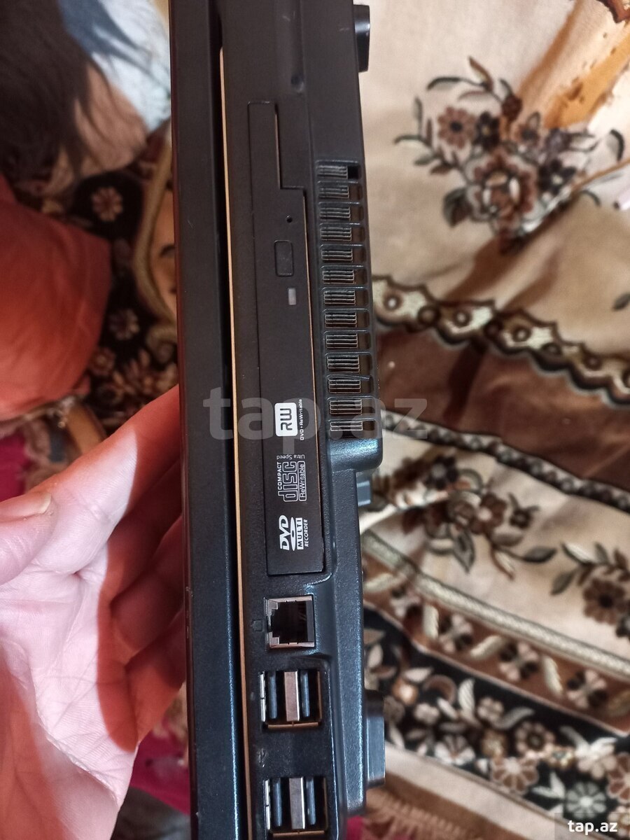 Noutbuk Toshiba  (9)