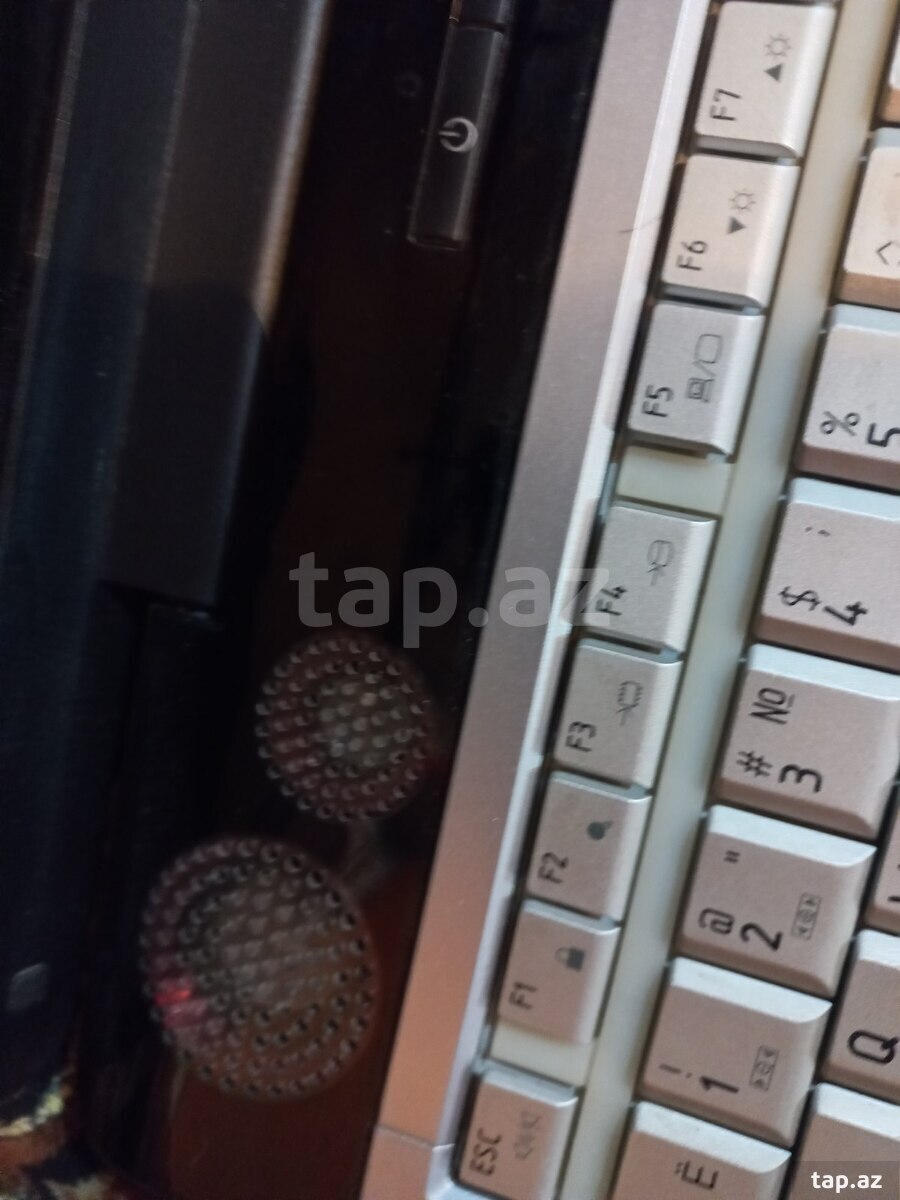 Noutbuk Toshiba  (11)