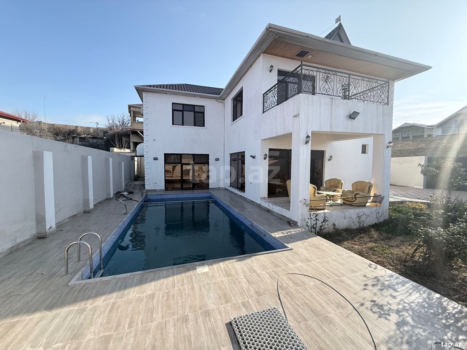 Villa, Novxanı qəs.