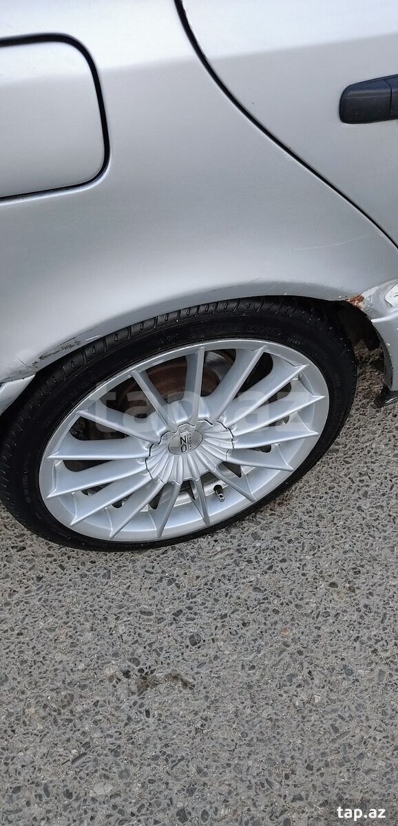 Lider təkərləri 215/40 R17 (3)