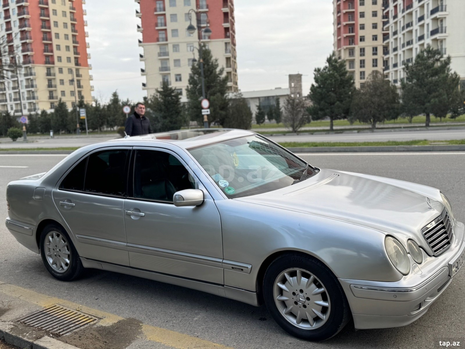 Mercedes E 270, 2000 il (4)