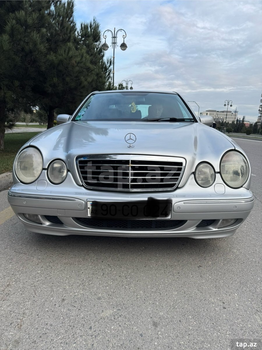 Mercedes E 270, 2000 il