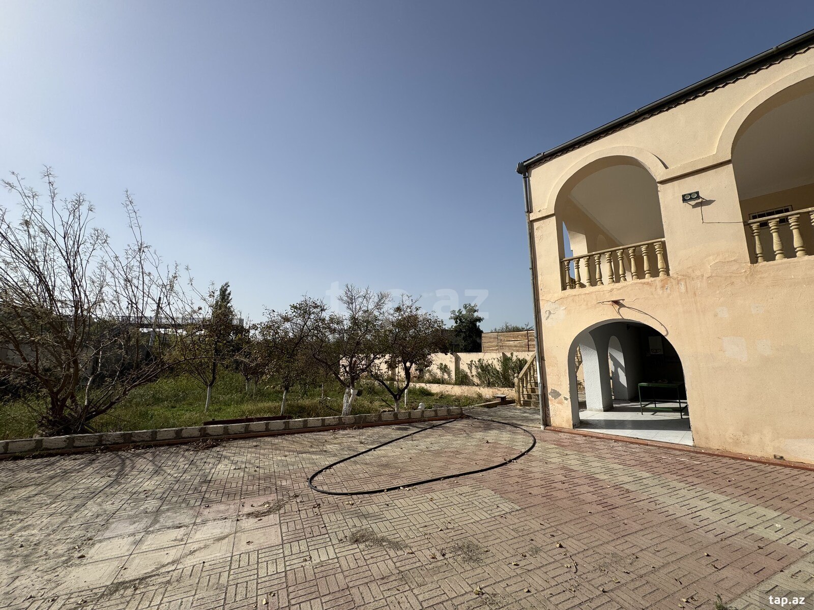 Bağ evi, Novxanı qəs. (2)