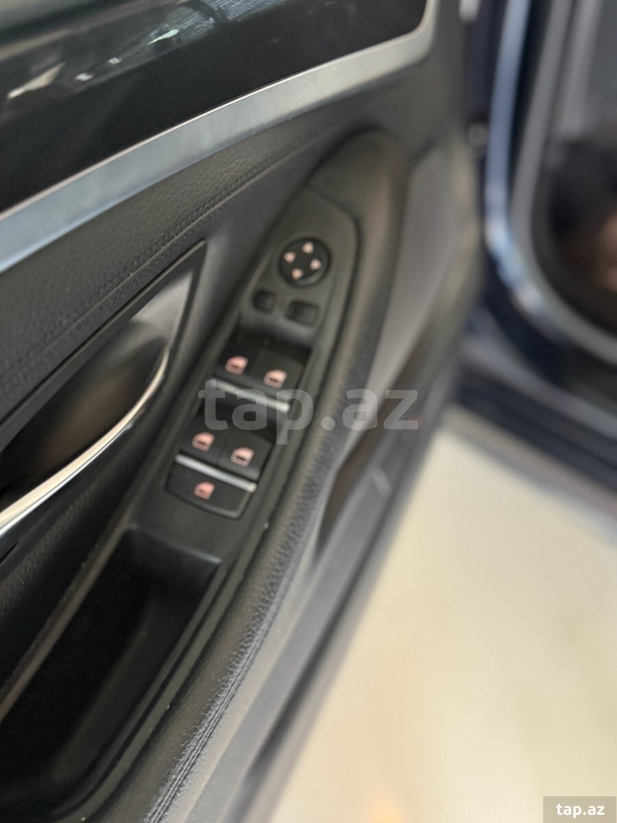 BMW 520, 2015 il (10)