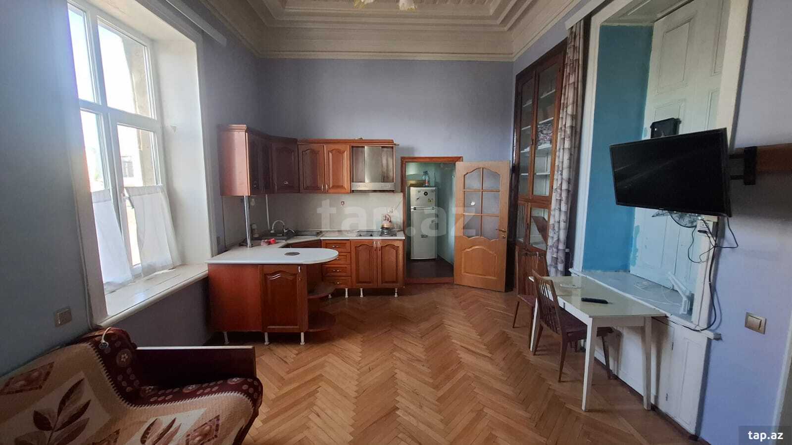 2-otaqlı mənzil kirayə verilir, Nizami m., 55 m²