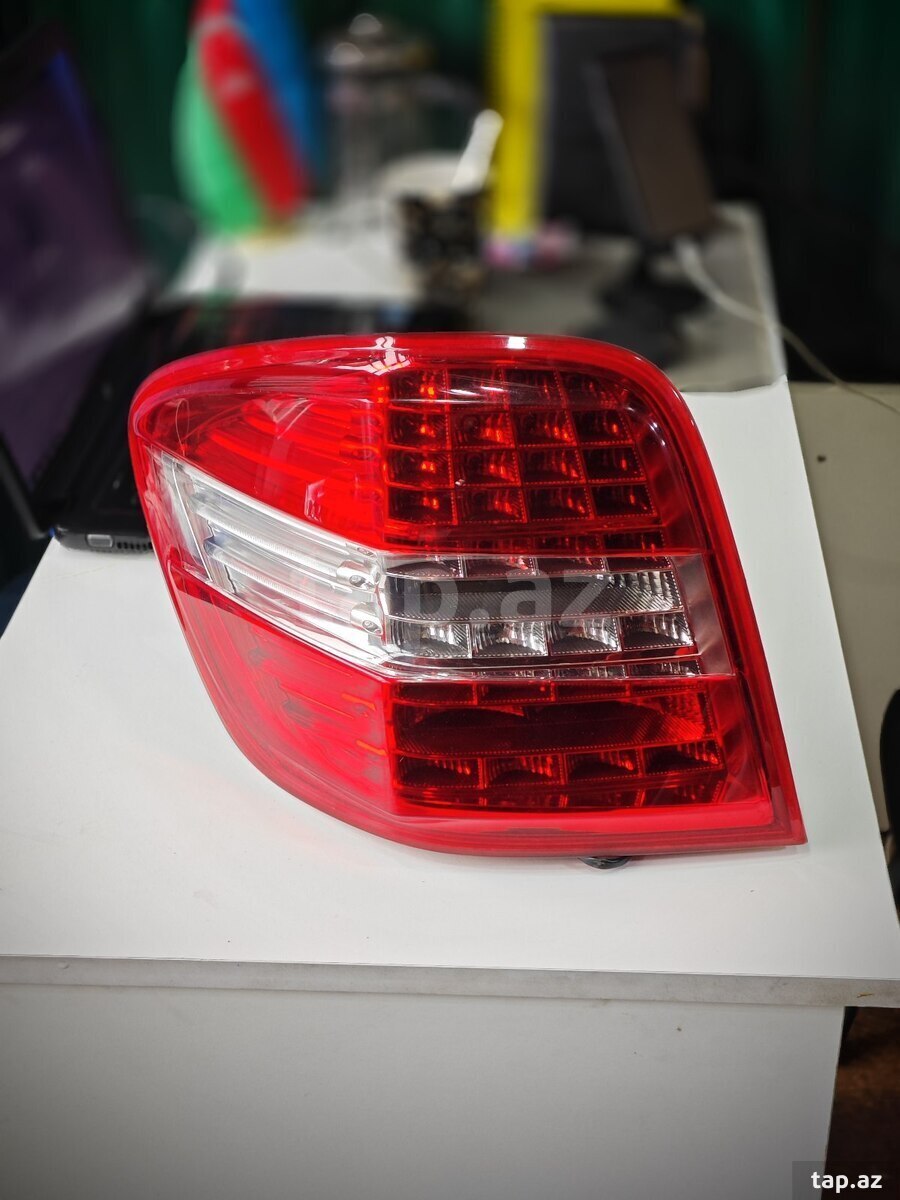 W164 X164 ML arxa stop işığı