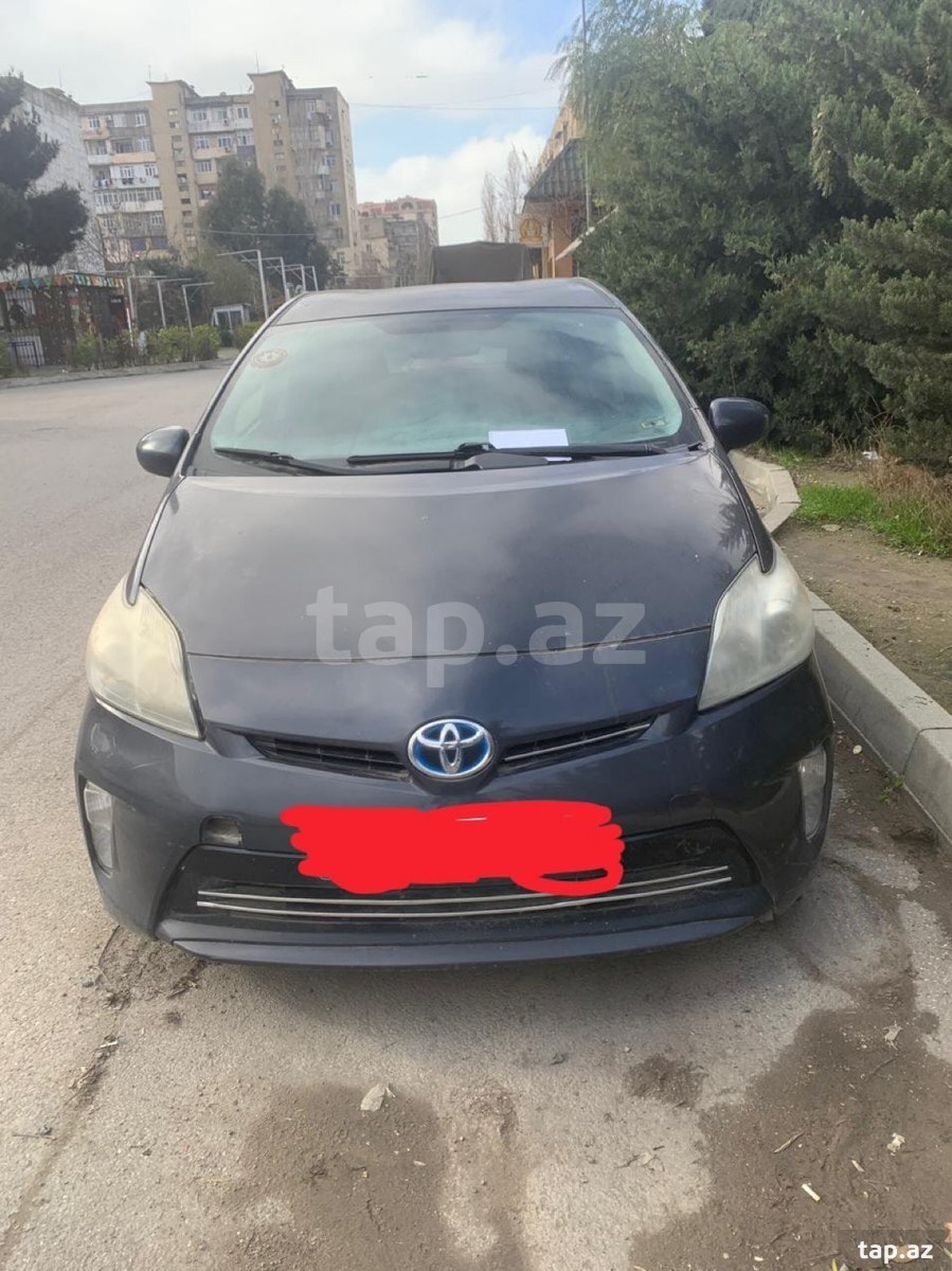 Toyota Prius 30 kuza icarəyə verilir