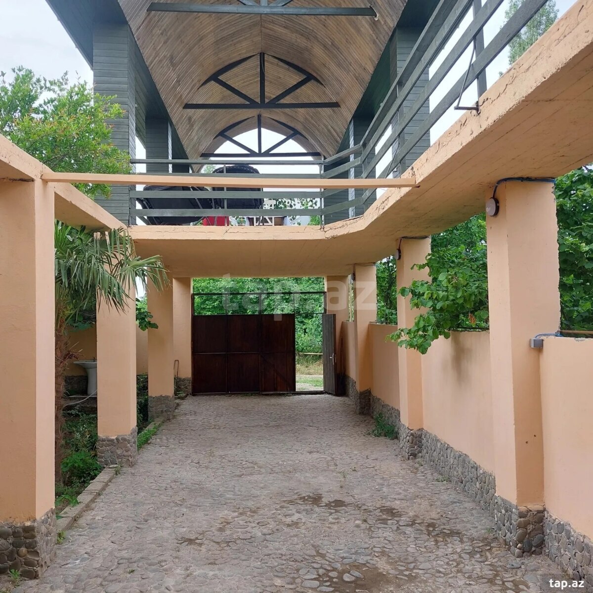 Villa, Nabran r. 