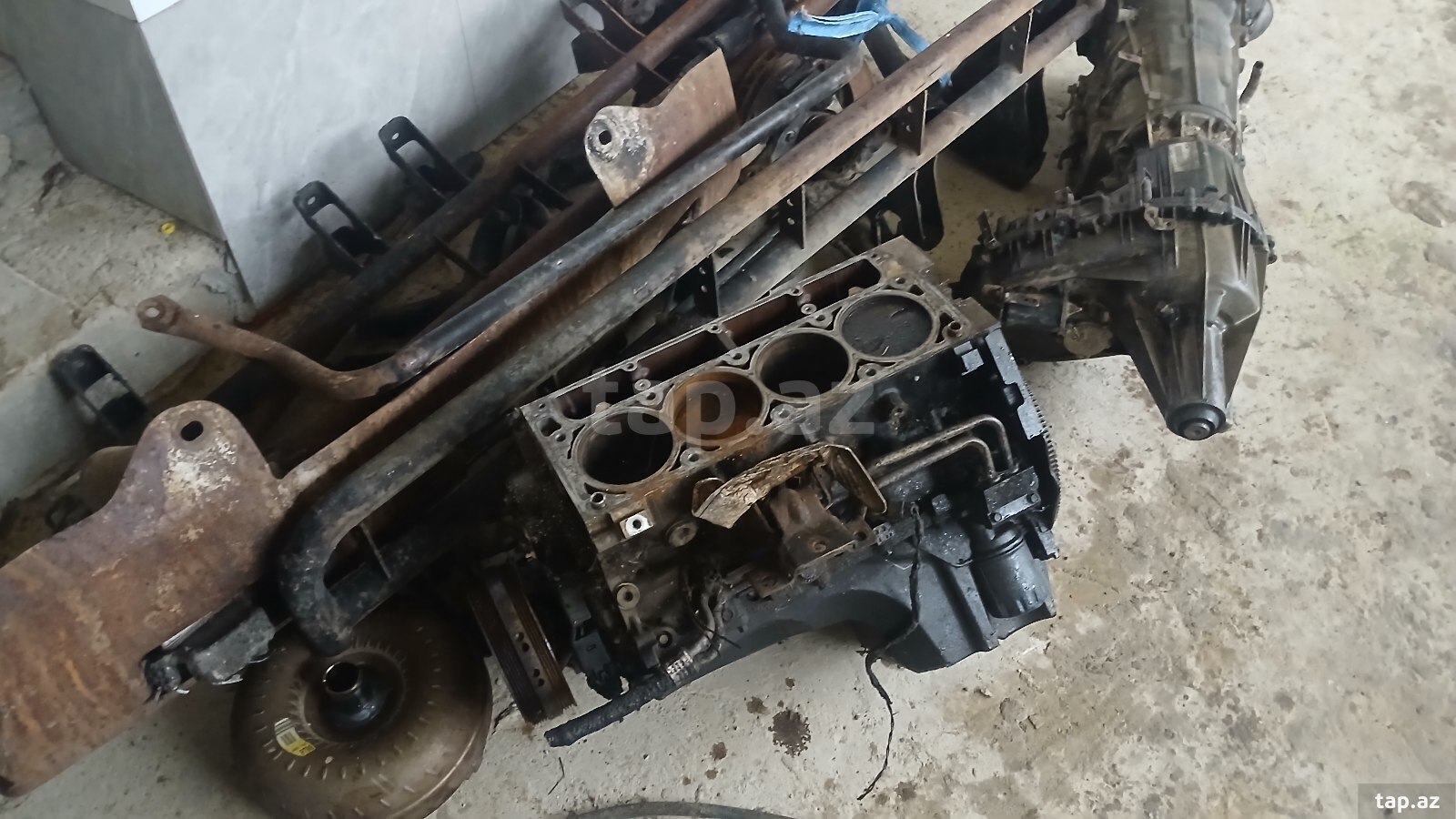Hummer H2 ehtiyat hissələri (4)