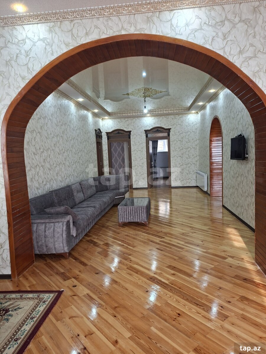 6 otaqlı həyət evi satılır, Şəki