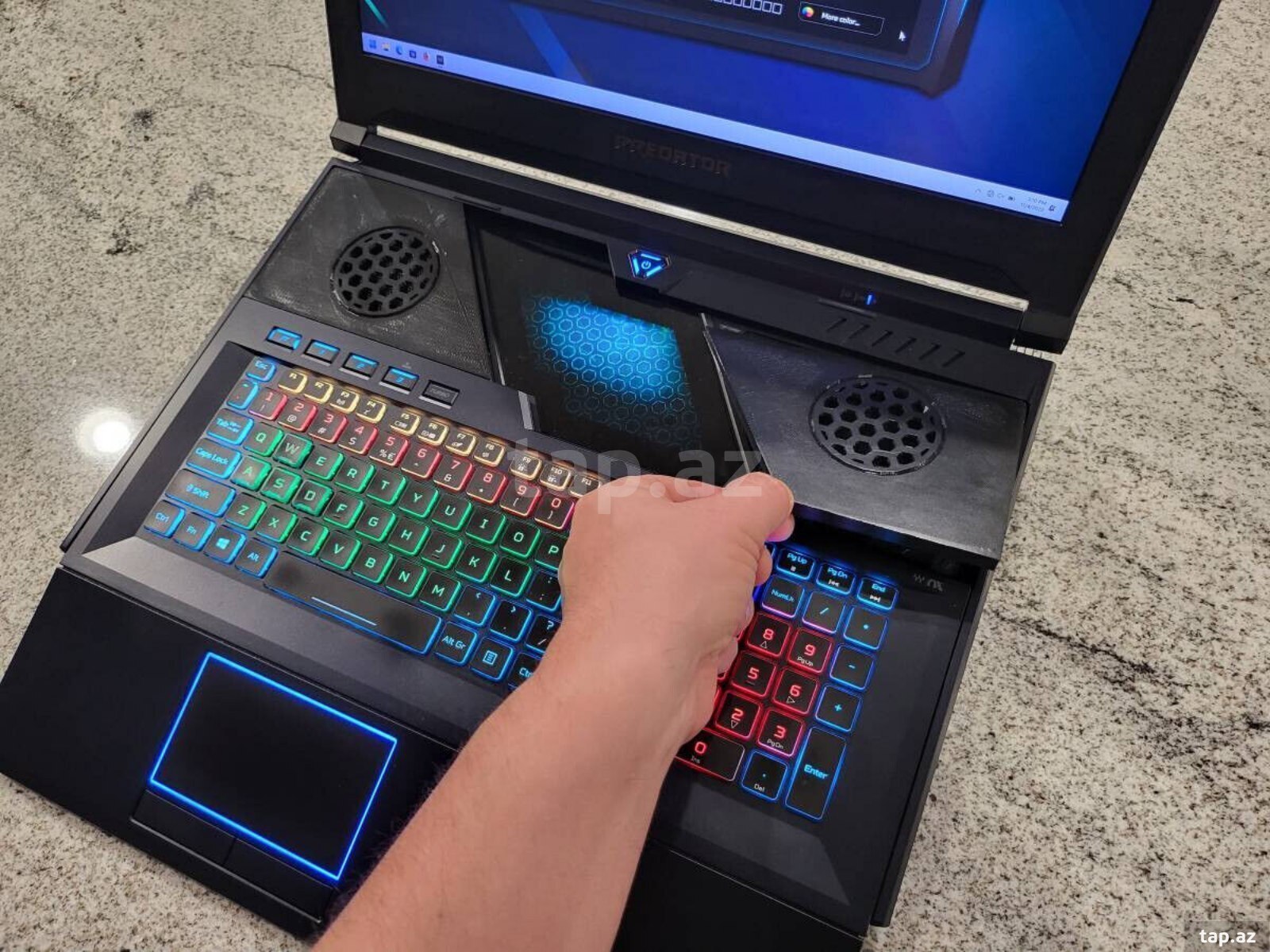 Acer predator Helios 700 (6)