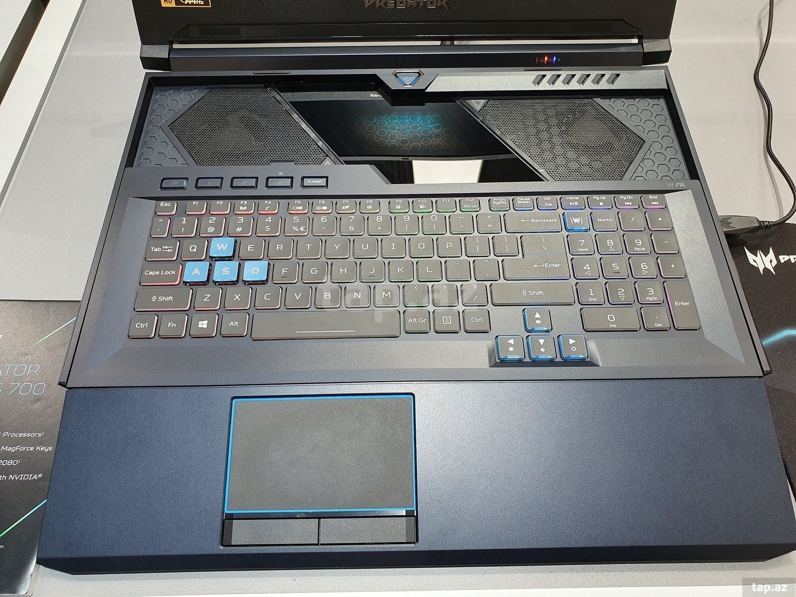 Acer predator Helios 700 (5)