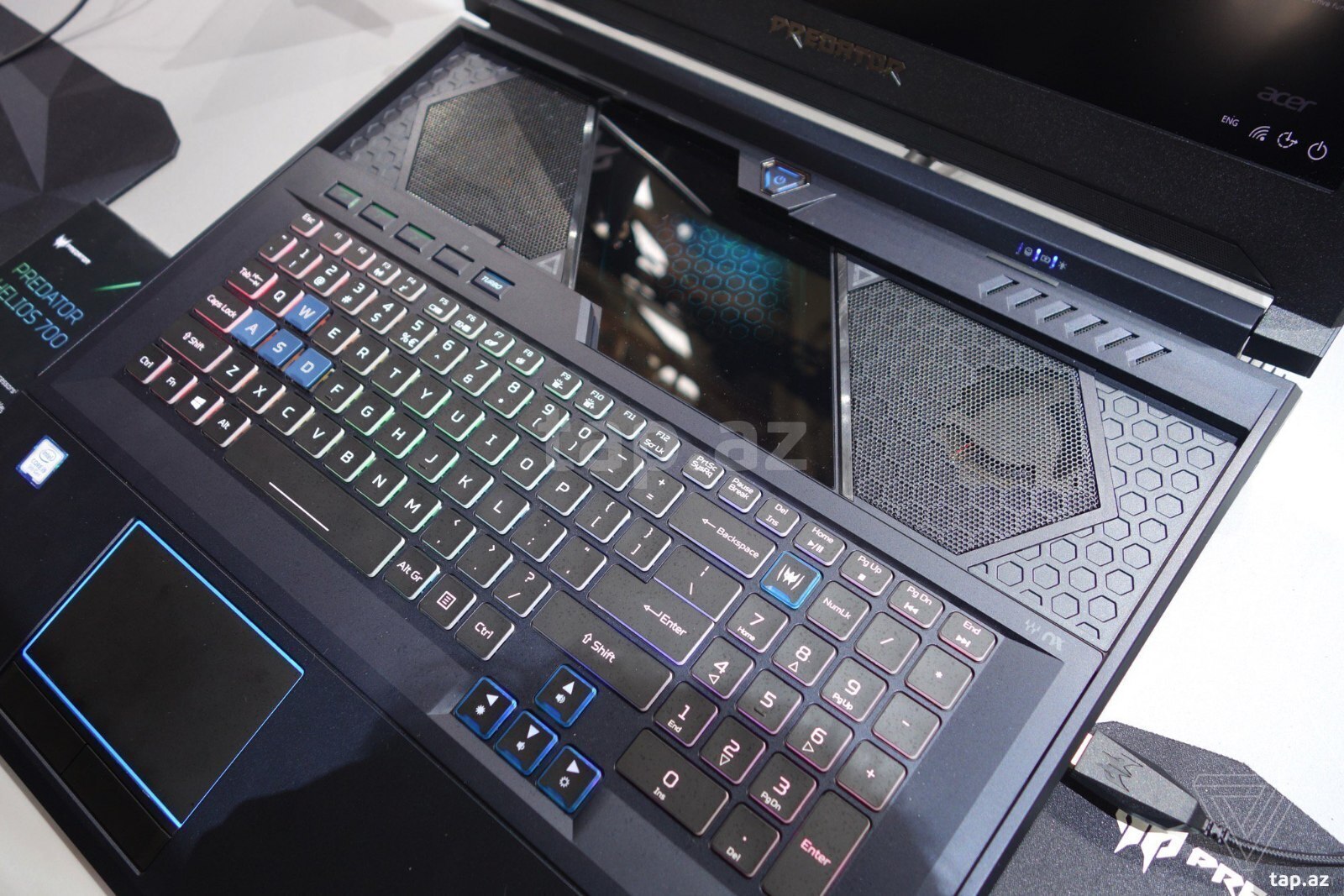 Acer predator Helios 700 (8)