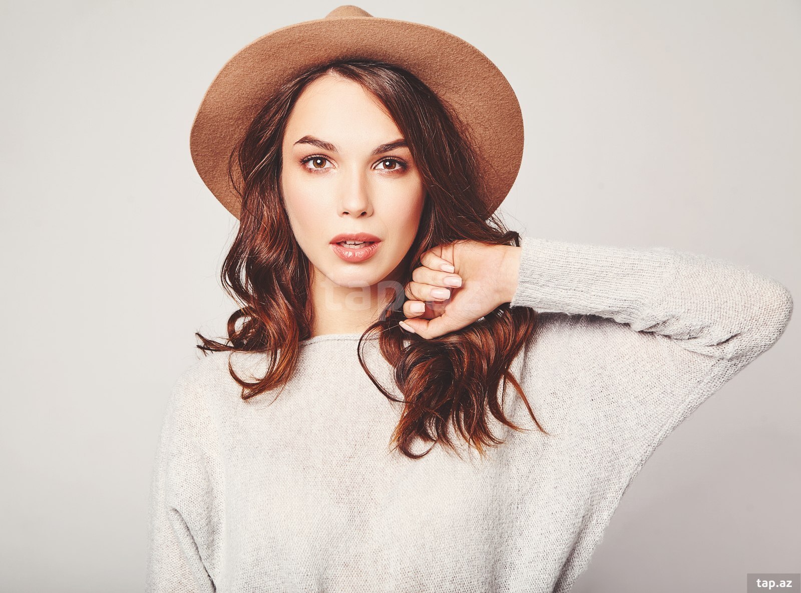 Model tələb olunur