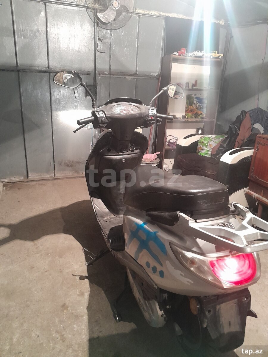 Suzuki Spontini110c, 220 il (6)