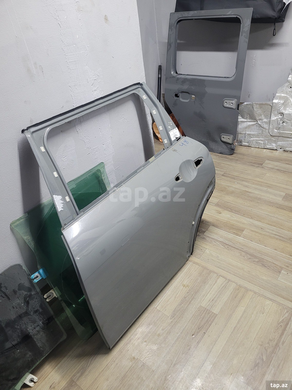 Mini Couper 2017-2018 arxa sol qapısı (2)