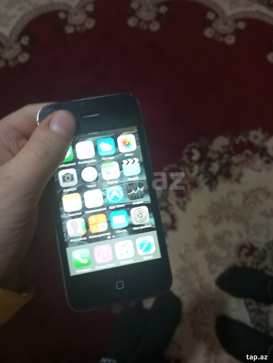 Apple iPhone 4 Black 16GB (2)