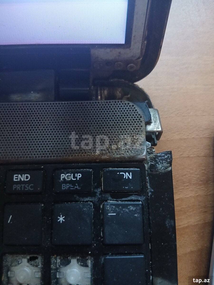 Noutbuk Toshiba (3)