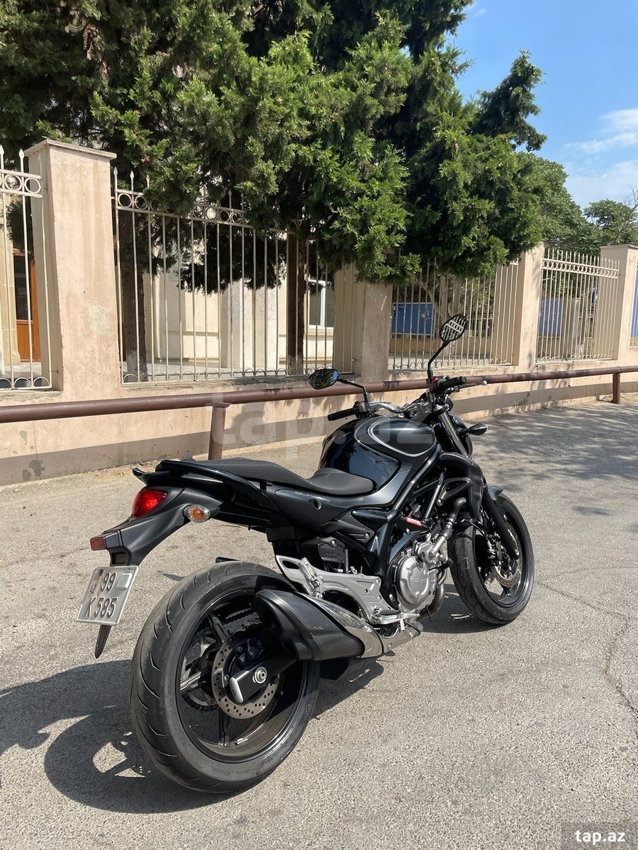 Suzuki Gladius 650, 2015 il (3)