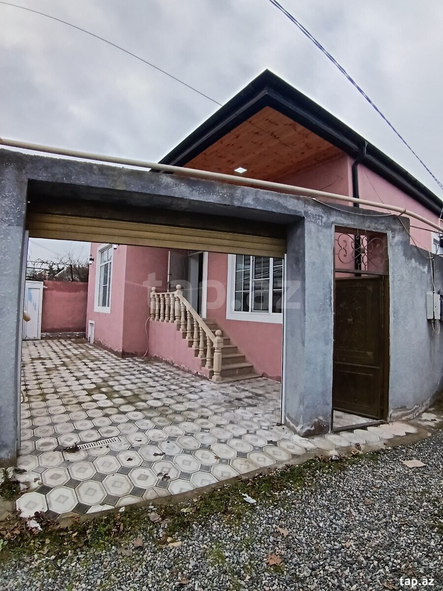 Həyət evi, Binə qəs.